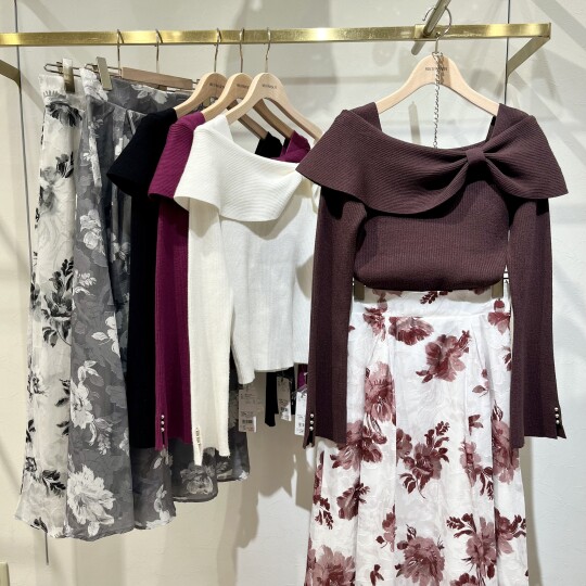 新作　水彩フラワーカットジャガードスカート♡