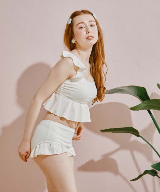 フリル使いノンワイヤービキニ