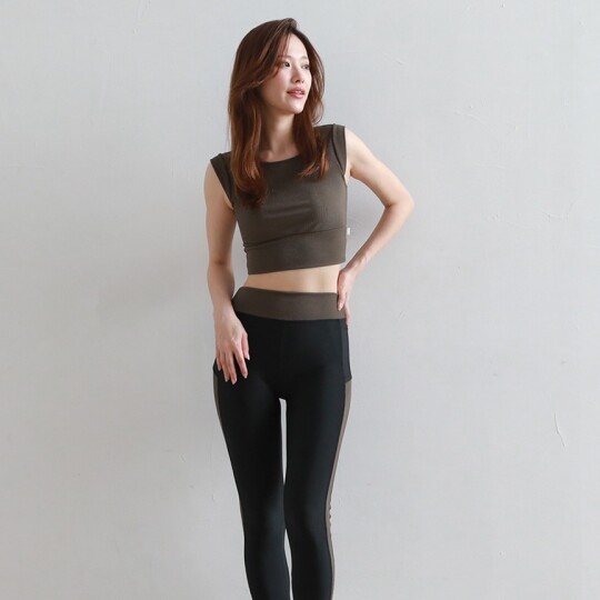 新色登場！リブ素材ウェア