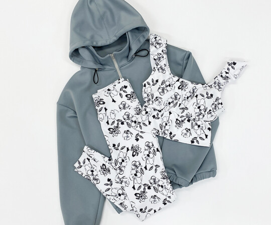 🌟モノトーンで魅せる！水陸両用ウェア