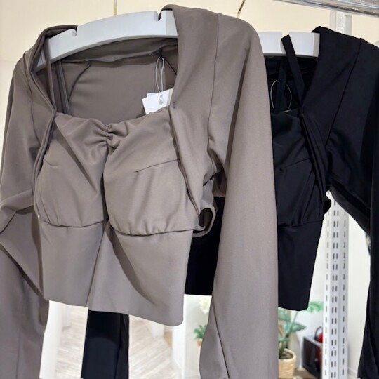 ✨エレガントな長袖ブラが登場！