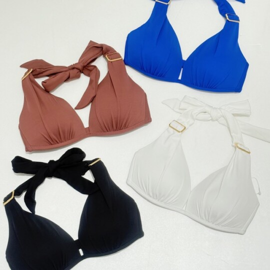 美しいバストライン♡E・F・Gカップまでご用意あります♪