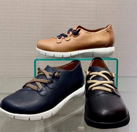 ゴム紐コンフォートシューズ入荷しました！