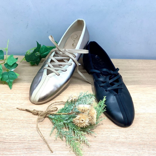 春の新作☆レースアップバレエシューズが入荷しました☆