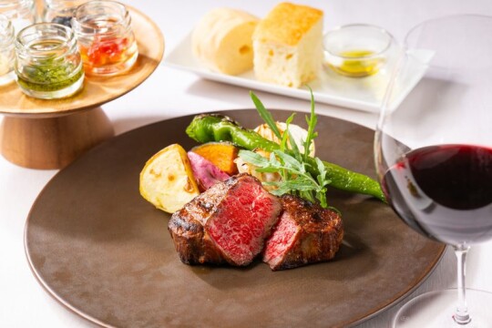 「初夏から盛夏へ」特選ステーキで味わう 旬の贅沢８皿