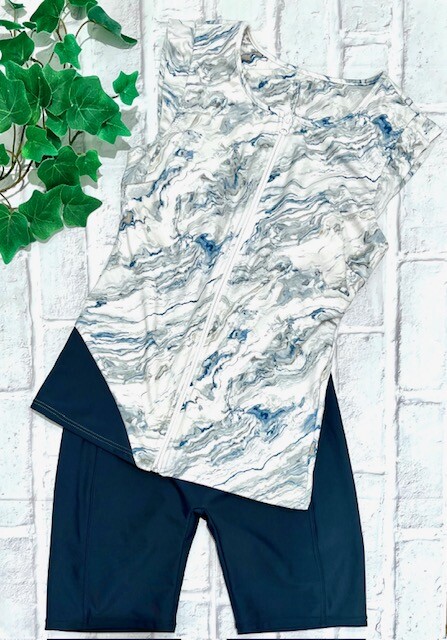 爽やかなデザインのフィットネス水着★