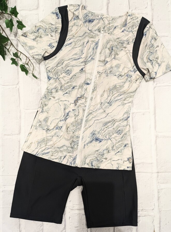 爽やかなデザインのフィットネス水着★