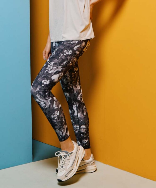 ショートパンツとの重ね履きもおススメです♪