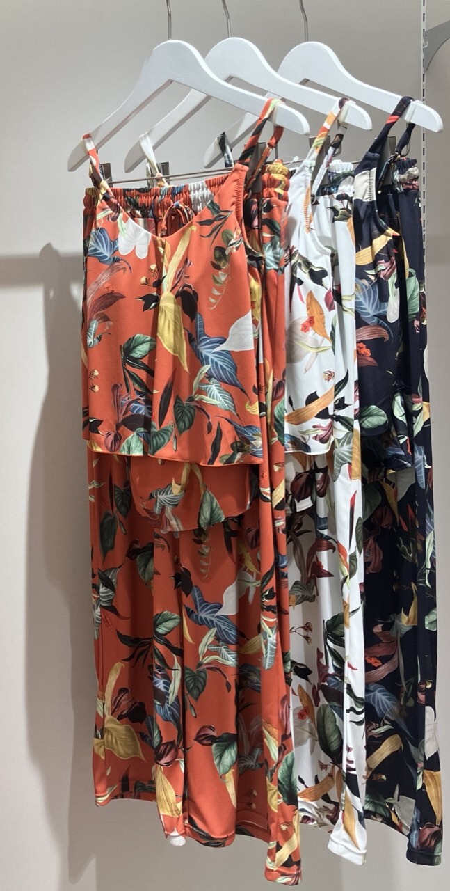 各色それぞれに個性がきらめきます。多色買いの方も多数いらっしゃいます。