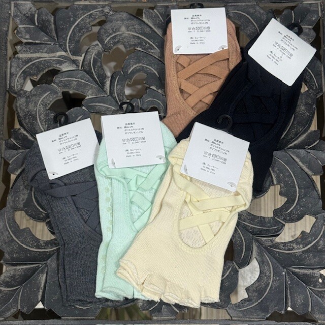 滑り止め付きヨガソックス新色登場♡