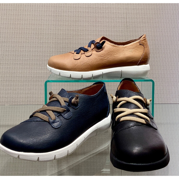 ゴム紐コンフォートシューズ入荷しました！