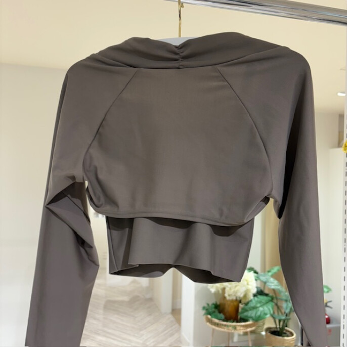 ✨エレガントな長袖ブラが登場！