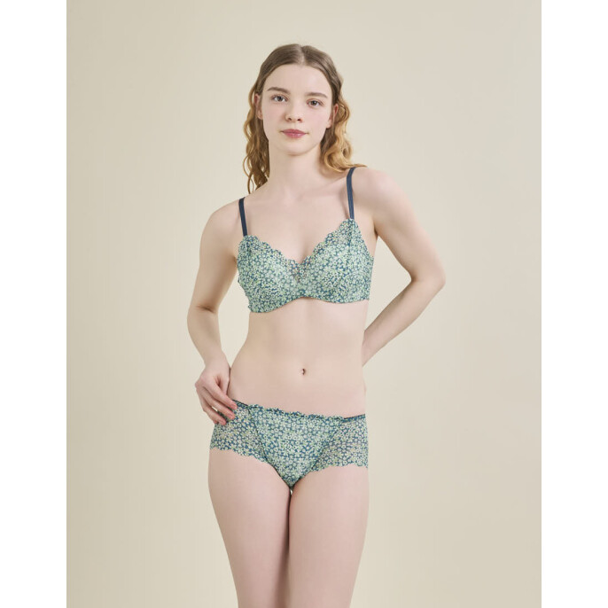 \春爛漫のリバティプリントが登場/ ラクときれいを叶えるノンワイヤーブラ