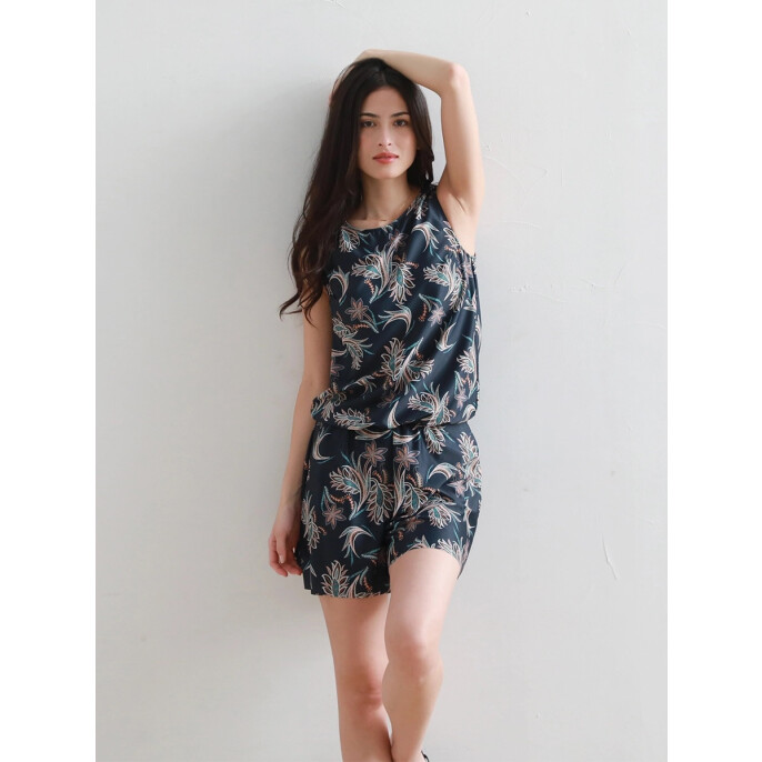 体型カバー水着で自信を持とう！